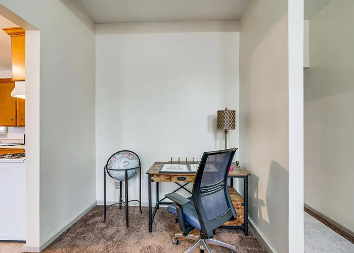 Great Location! Walking Distance To So Much! *