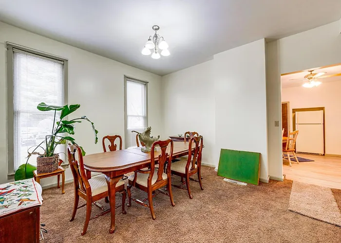 Great Location! Walking Distance To So Much! Ottawa