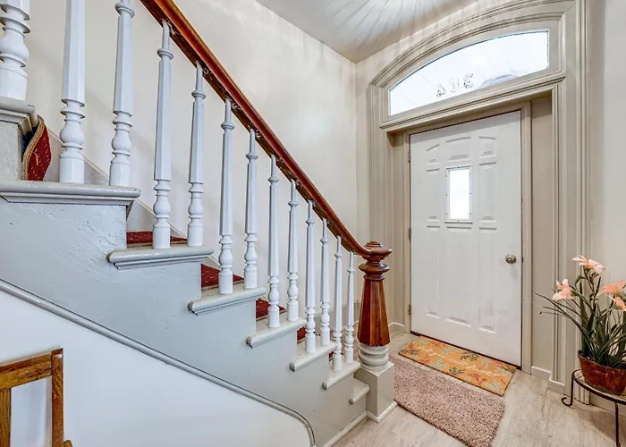 Great Location! Walking Distance To So Much! * Ottawa