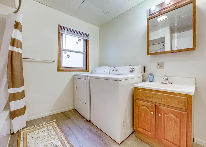 Great Location! Walking Distance To So Much! *